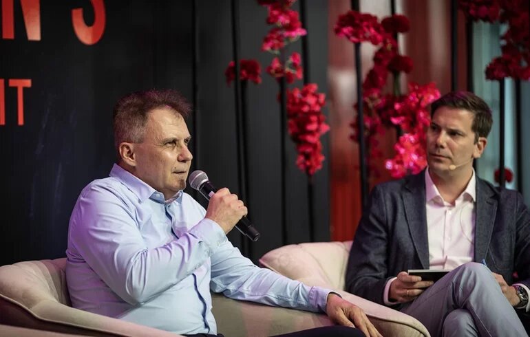 Dr. Molnár Béla Ákos a Forbes Power Women's Summit-on